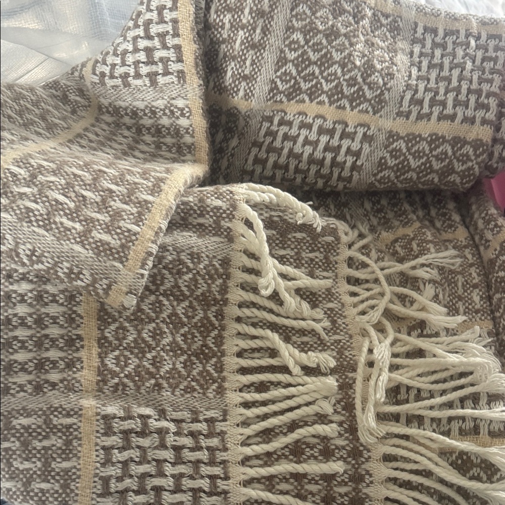 Elegant Brown and Cream Woven throw